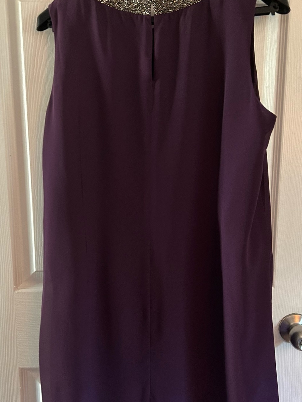 Sleeveless Jewel Neck Shift Dress in Deep Plum